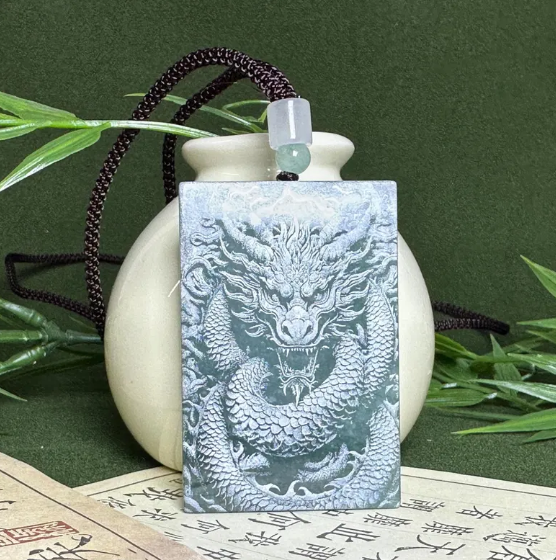 Handgemachte A-Gravur Grün Jade Anhänger