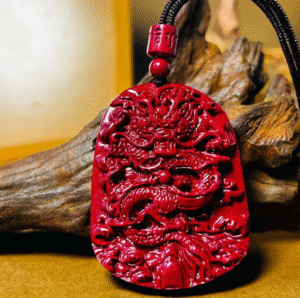 1 Zinnober-Drache Anhänger: Handgeschnitzter Talisman, taoistischer Schutz